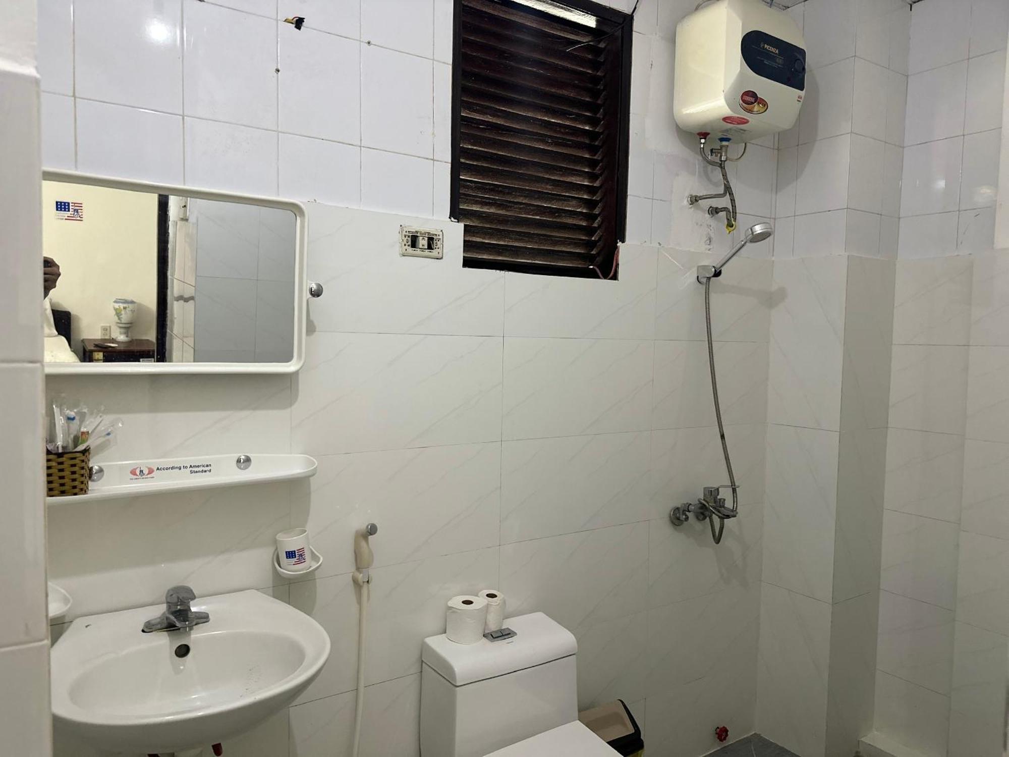 Dong Loi Hotel Hue Buitenkant foto