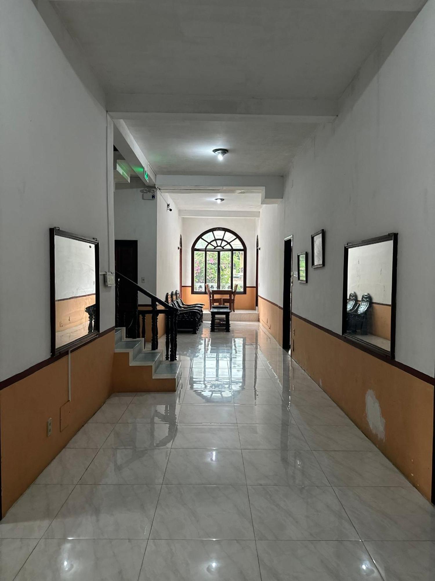 Dong Loi Hotel Hue Buitenkant foto