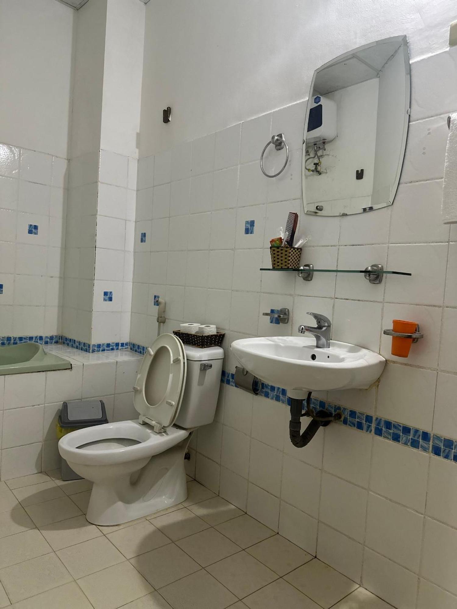 Dong Loi Hotel Hue Buitenkant foto